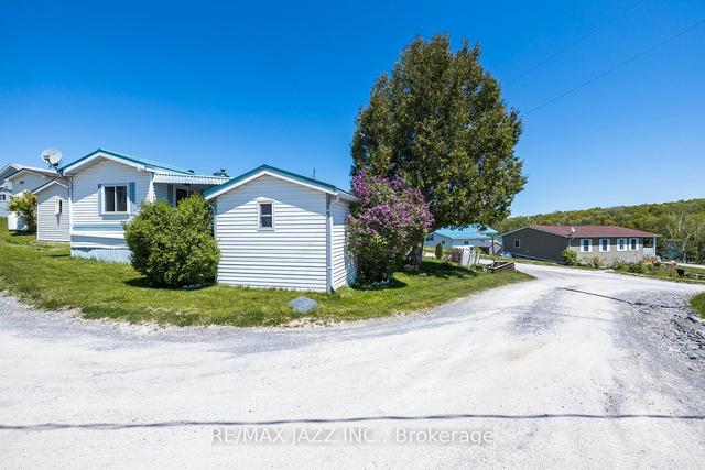 15 - 152 Concession Road 11 Rd W, Home with 2 bedrooms, 1 bathrooms and 2 parking in Trent Hills ON | Image 9