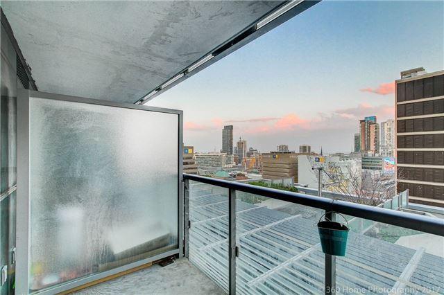 1509 - 386 Yonge St, Condo with 2 bedrooms, 2 bathrooms and 1 parking in Toronto ON | Image 17