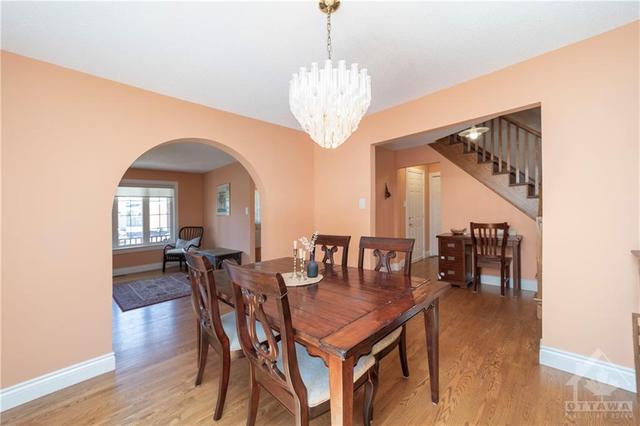 581 Cole Avenue, House detached with 3 bedrooms, 3 bathrooms and 5 parking in Ottawa ON | Image 7