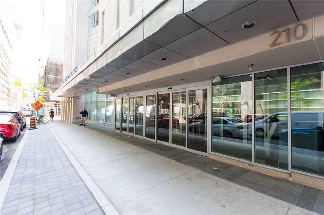 4213 - 210 Victoria St, Condo with 1 bedrooms, 2 bathrooms and 0 parking in Toronto ON | Image 13