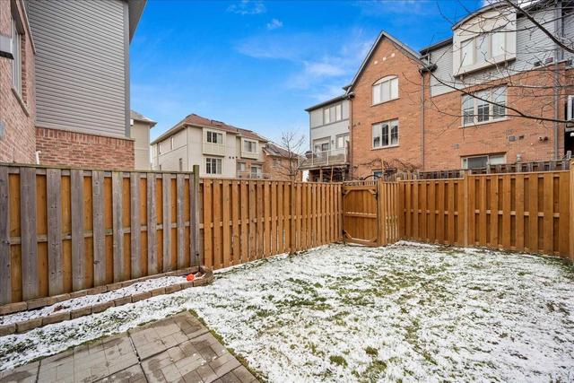 6 Bergamont Rd, Townhouse with 3 bedrooms, 2 bathrooms and 2 parking in Brampton ON | Image 17