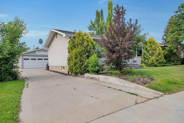 21 Martin Close, House detached with 3 bedrooms, 2 bathrooms and 5 parking in Red Deer AB | Image 2