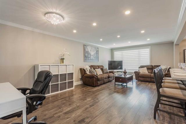 3352 Cardross Rd, House semidetached with 3 bedrooms, 2 bathrooms and 4 parking in Mississauga ON | Image 5