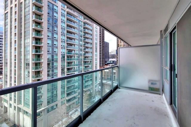 901 - 17 Anndale Dr, Condo with 1 bedrooms, 1 bathrooms and 1 parking in Toronto ON | Image 8