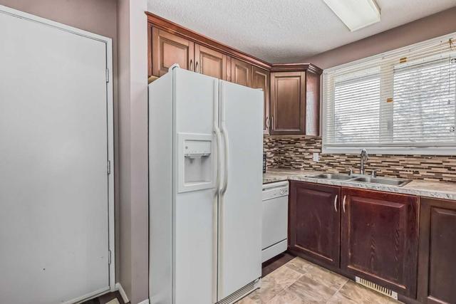 40 Falconridge Close Ne, Home with 3 bedrooms, 1 bathrooms and 2 parking in Calgary AB | Image 10