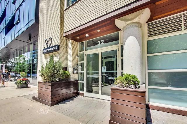 209 - 32 Stewart St, Condo with 1 bedrooms, 1 bathrooms and 0 parking in Toronto ON | Image 2