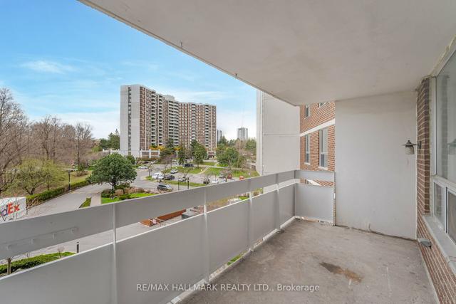 606 - 20 Edgecliffe Gfwy, Condo with 3 bedrooms, 2 bathrooms and 1 parking in Toronto ON | Image 17