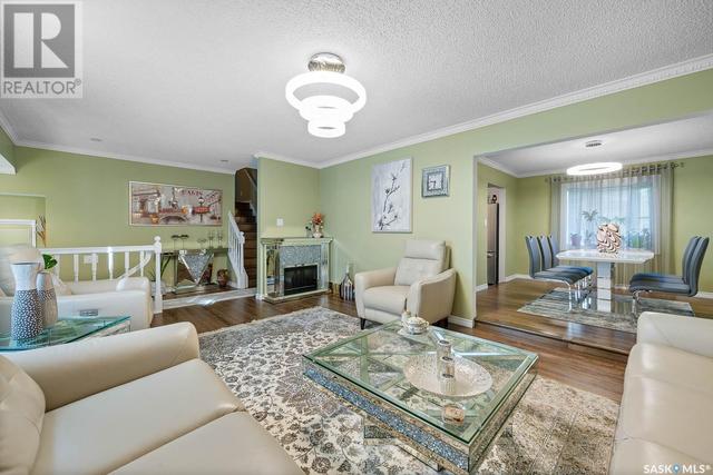 90 Groome Avenue, House detached with 4 bedrooms, 3 bathrooms and null parking in Regina SK | Image 2