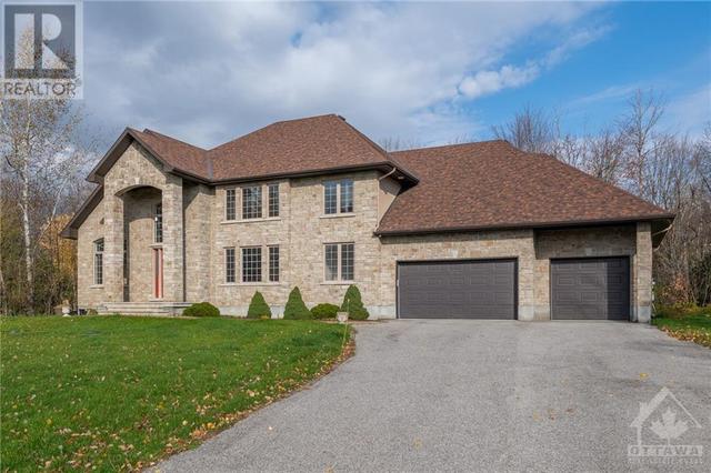 6267 Emerald Links Drive, House detached with 5 bedrooms, 4 bathrooms and 3 parking in Ottawa ON | Image 2