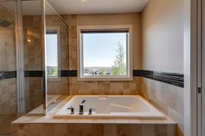 17 Sherwood Road Nw, House detached with 4 bedrooms, 3 bathrooms and 4 parking in Calgary AB | Image 18