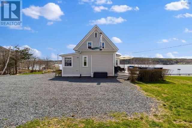 5648 Highway 332, House detached with 3 bedrooms, 2 bathrooms and null parking in Lunenburg MD NS | Image 24