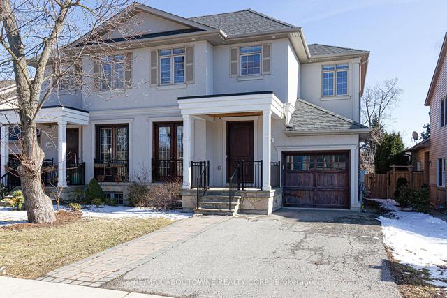 2308 Sovereign St, House semidetached with 3 bedrooms, 5 bathrooms and 4 parking in Oakville ON | Image 1