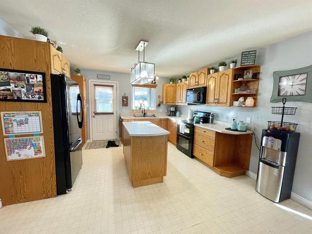 157 Huisman Crescent, House detached with 5 bedrooms, 3 bathrooms and 5 parking in Hinton AB | Image 5