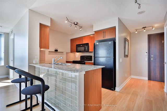 1133 - 35 Viking Lane, Condo with 2 bedrooms, 2 bathrooms and 1 parking in Toronto ON | Image 27