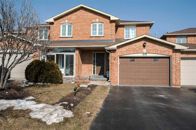 639 Amelia Cres, House attached with 3 bedrooms, 2 bathrooms and 3.5 parking in Burlington ON | Image 1