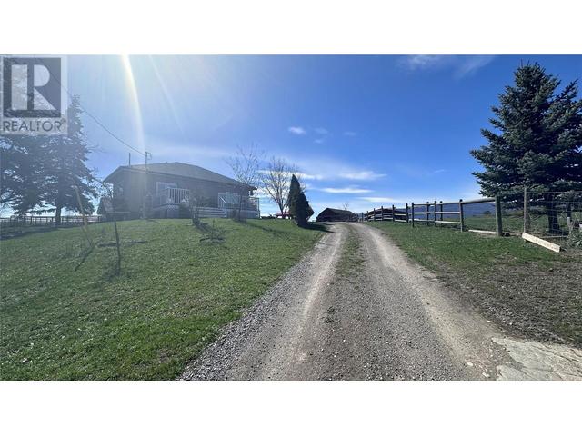 309 Hwy 97a Highway, House detached with 5 bedrooms, 2 bathrooms and 4 parking in Spallumcheen BC | Image 31