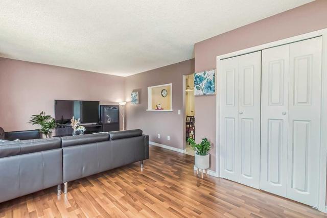156 Deerview Way Se, Home with 3 bedrooms, 1 bathrooms and 1 parking in Calgary AB | Image 5