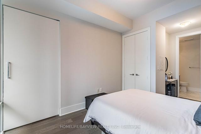 820 - 29 Queens Quay E, Condo with 1 bedrooms, 2 bathrooms and 1 parking in Toronto ON | Image 7