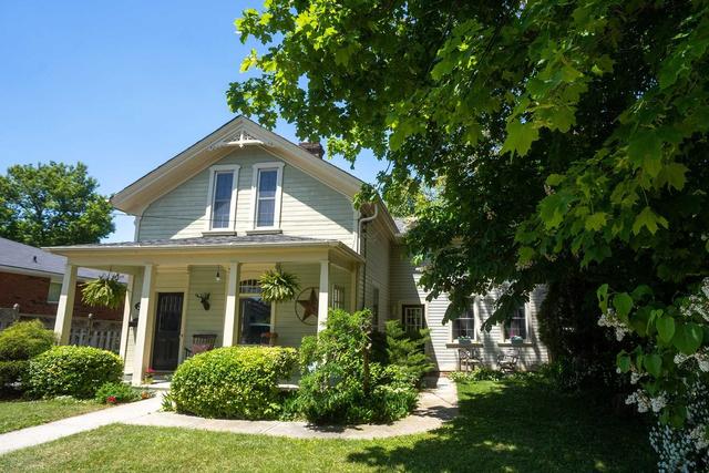208 Walton St, House detached with 3 bedrooms, 2 bathrooms and 2 parking in Port Hope ON | Image 1