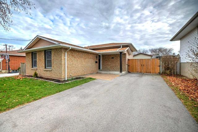 17 Abraham Dr, House detached with 3 bedrooms, 2 bathrooms and 6.5 parking in St. Catharines ON | Image 1