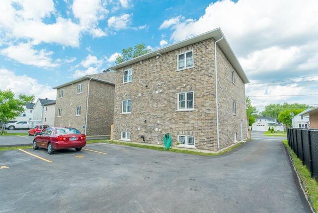 c - 1230 Cumberland Street, Condo with 3 bedrooms, 1 bathrooms and 1 parking in Cornwall ON | Image 3