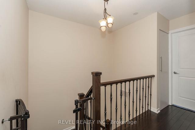 63 Guildford Cres, Townhouse with 3 bedrooms, 2 bathrooms and 2 parking in Brampton ON | Image 9