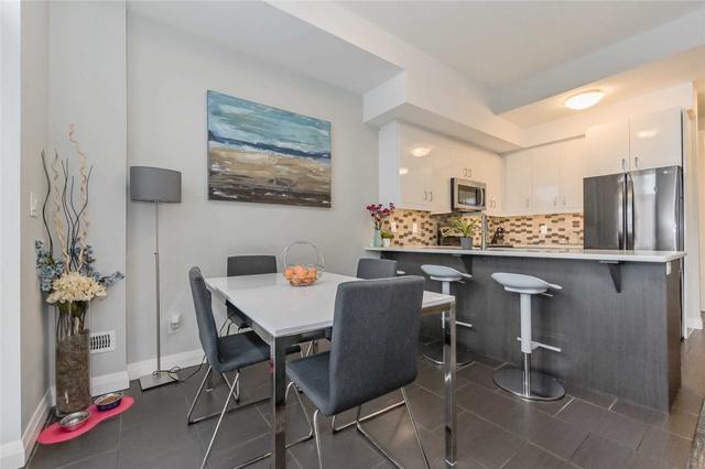 at2 - 53 Arthur St S, Townhouse with 2 bedrooms, 2 bathrooms and 1 parking in Guelph ON | Image 4