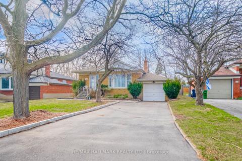 131 Searle Ave, House detached with 3 bedrooms, 3 bathrooms and 5 parking in Toronto ON | Card Image