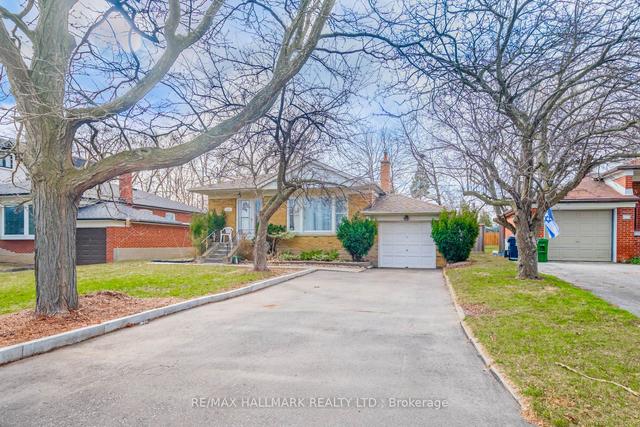 131 Searle Ave, House detached with 3 bedrooms, 3 bathrooms and 5 parking in Toronto ON | Image 1