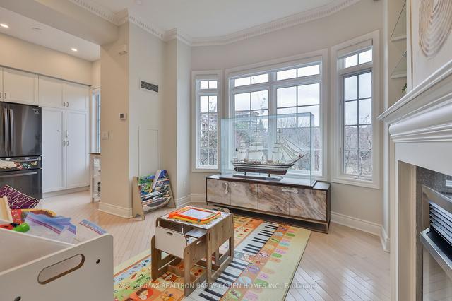 th 10 - 8 Rean Dr, Townhouse with 4 bedrooms, 4 bathrooms and 2 parking in Toronto ON | Image 17