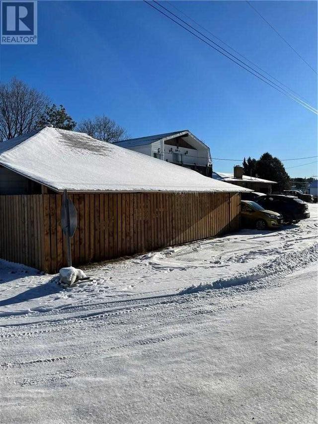 96 Lansdowne St, House detached with 4 bedrooms, 2 bathrooms and 5 parking in Sudbury, Unorganized, North Part ON | Image 12