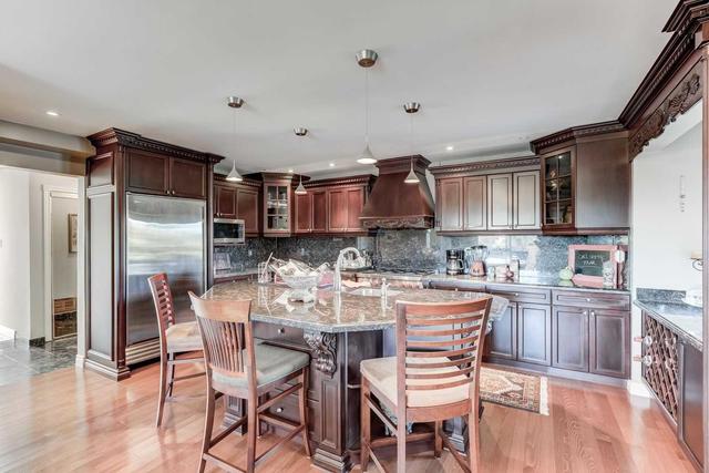 64 Dean Pl, House detached with 5 bedrooms, 5 bathrooms and 18 parking in Vaughan ON | Image 7