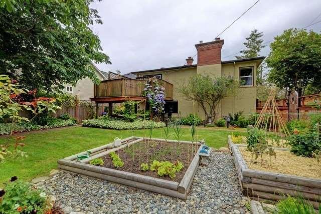 2215 Bowker Ave, House detached with 2 bedrooms, 2 bathrooms and 1 parking in Oak Bay BC | Image 14