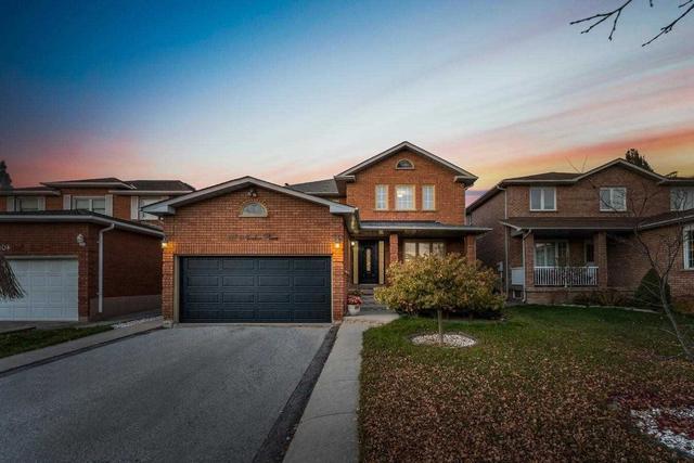 110 Nimbus Pl, House detached with 4 bedrooms, 3 bathrooms and 6 parking in Vaughan ON | Card Image