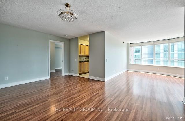 1506 - 8 Mckee Ave, Condo with 3 bedrooms, 2 bathrooms and 1 parking in Toronto ON | Image 2