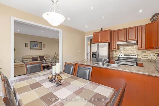 22 Chalkfarm Cres, House detached with 4 bedrooms, 3 bathrooms and 6 parking in Brampton ON | Image 8