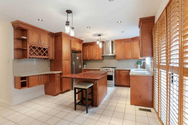 2894 Rainwater Dr, House detached with 4 bedrooms, 3 bathrooms and 6 parking in Mississauga ON | Image 5