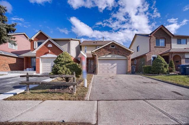 392 Hansen Rd N, House detached with 3 bedrooms, 3 bathrooms and 3 parking in Brampton ON | Image 1