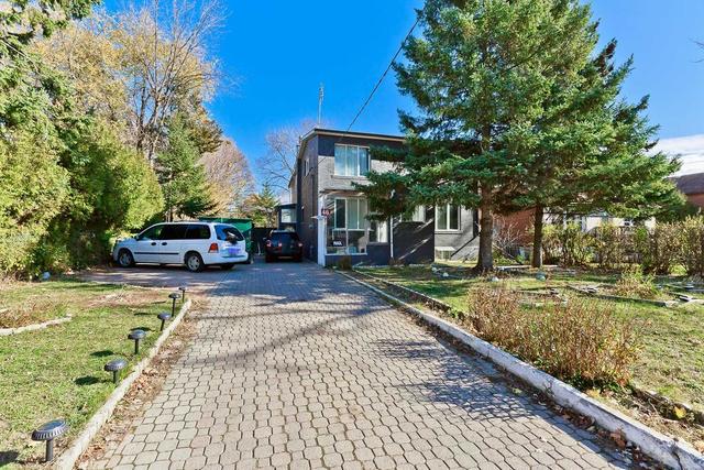 46 Dromore Cres, House detached with 5 bedrooms, 5 bathrooms and 7 parking in Toronto ON | Image 9