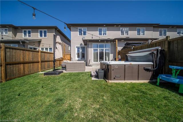 1407 Monarch Drive, House attached with 3 bedrooms, 2 bathrooms and 2 parking in Kingston ON | Image 33