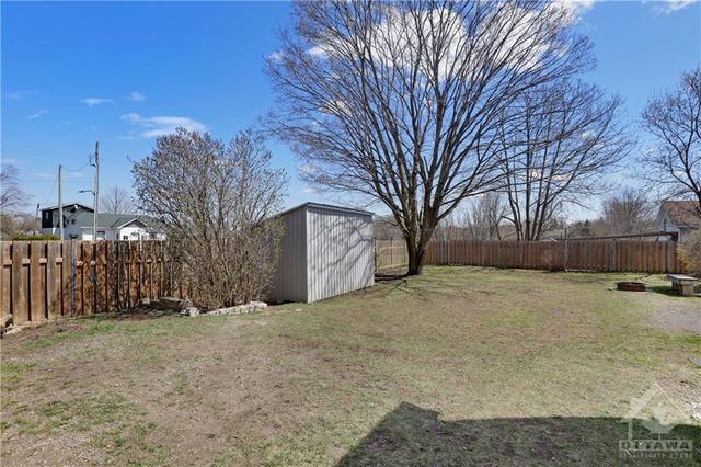Backyard - fully fenced in! | Image 26