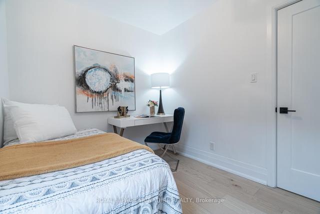 16 Latimer Ave, House semidetached with 3 bedrooms, 3 bathrooms and 1 parking in Toronto ON | Image 10