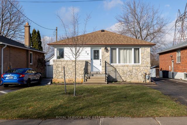 70 Crocus Dr, House detached with 3 bedrooms, 2 bathrooms and 4 parking in Toronto ON | Image 1