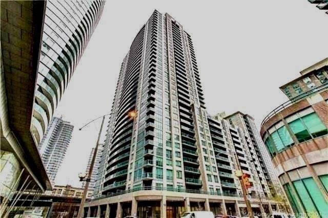 1506 - 19 Grand Trunk Cres, Condo with 2 bedrooms, 2 bathrooms and 1 parking in Toronto ON | Image 1