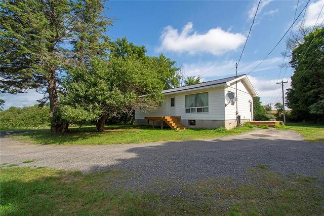 14677 Highway 509 Road, House detached with 3 bedrooms, 1 bathrooms and 6 parking in North Frontenac ON | Image 1