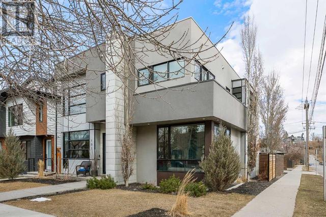 102 11 Street Ne, House detached with 4 bedrooms, 3 bathrooms and 3 parking in Calgary AB | Image 1
