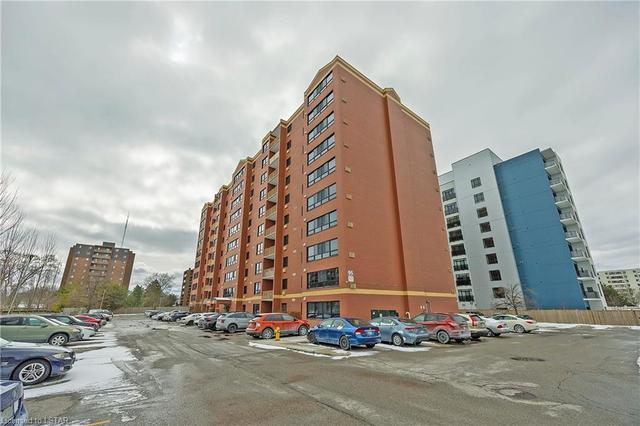 103 - 95 Baseline Road W, House attached with 2 bedrooms, 2 bathrooms and 1 parking in London ON | Image 1