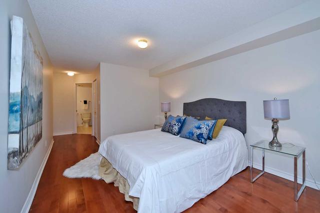 106 - 18 Concorde Pl, Condo with 2 bedrooms, 2 bathrooms and 1 parking in Toronto ON | Image 17