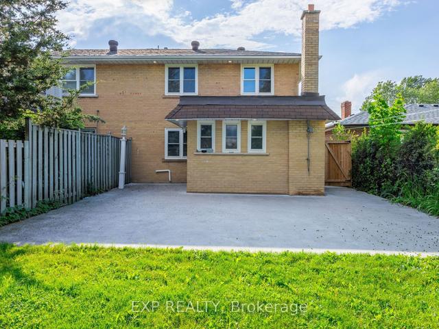 253 Simcoe Rd, House semidetached with 3 bedrooms, 2 bathrooms and 3 parking in Bradford West Gwillimbury ON | Image 9