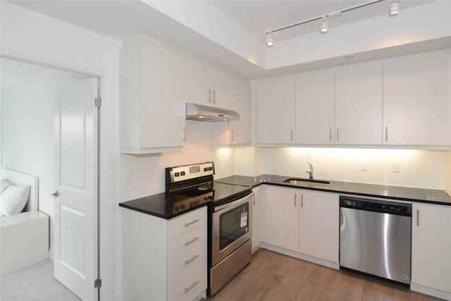 512 - 17 Zorra St, Condo with 1 bedrooms, 1 bathrooms and 1 parking in Toronto ON | Image 7